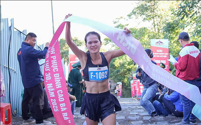 VĐV Phạm Thị Hồng Lệ đoạt giải “Nữ hoàng leo núi”