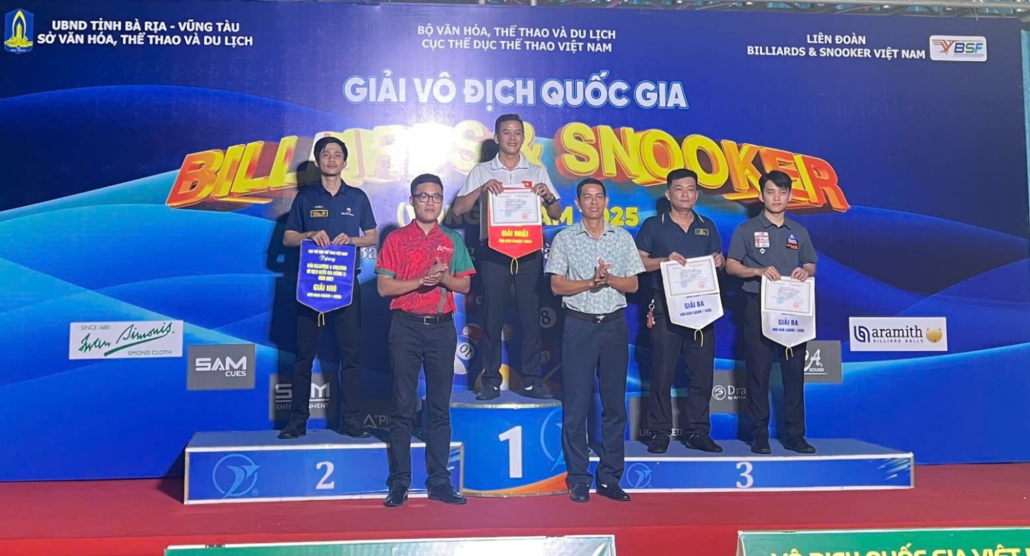 Cơ thủ Nguyễn Nhất Hòa đoạt huy chương đồng. Ảnh: ĐVCC